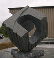 Uncarved Block XL: Stanstead - Hudson Scultpure - Stone Sculpture, Quebec
